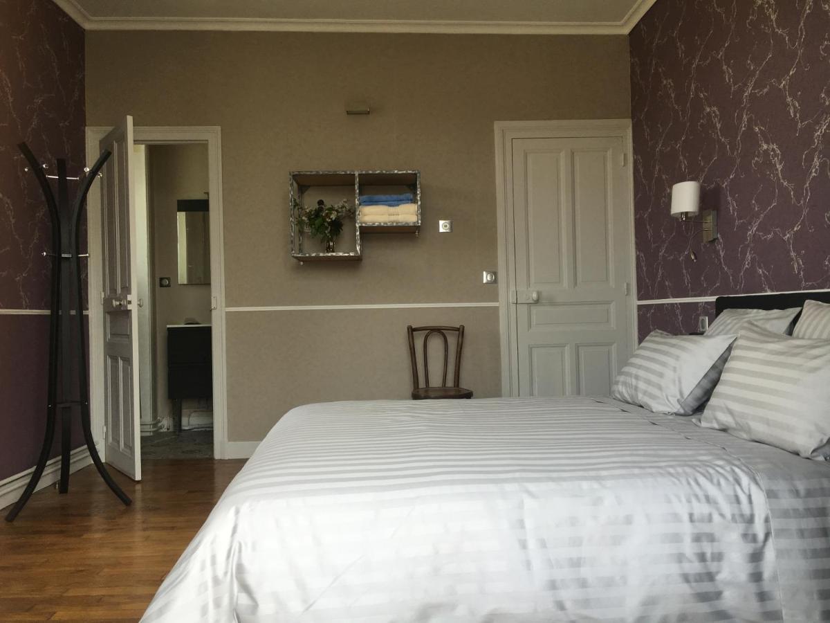 Les Roches Bleues Bed & Breakfast Uzerche Exterior photo